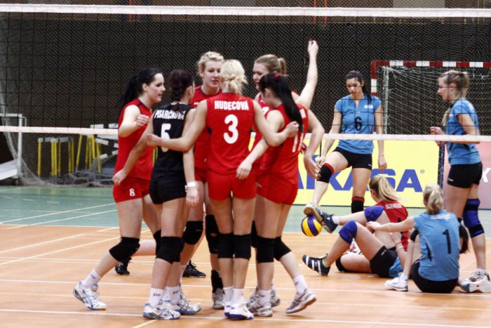 Ilustračný obrázok k článku Zdolali outsidera: Povinnú jazdu žiarske volejbalistky zvládli