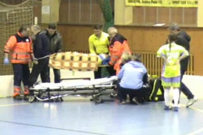 Ilustračný obrázok k článku Mrazivé video zo zápasu: Nitrianska florbalistka upadla do bezvedomia