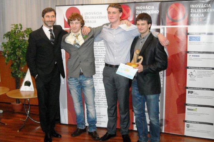 Ilustračný obrázok k článku Hlavička z Mikuláša: Žiak vymyslel ako ušetriť na elektrine, už sa o neho zaujímajú firmy