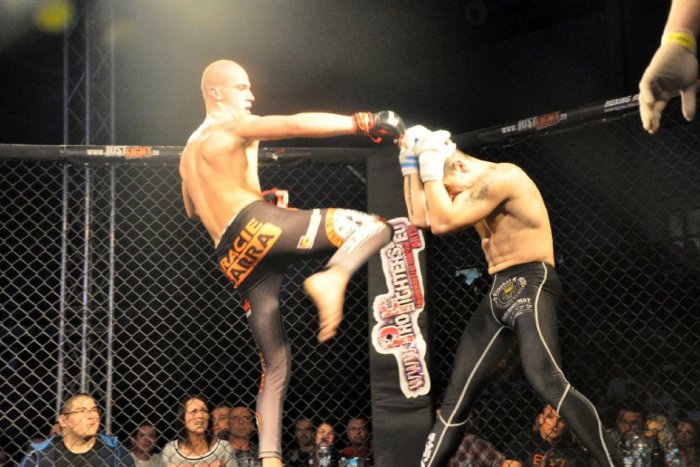 Ilustračný obrázok k článku Gladiátori sa predstavili v klietke: Drsní chlapci si to rozdali pred zaplnenou halou