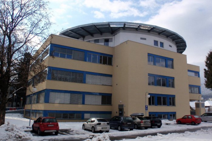 Ilustračný obrázok k článku Riaditeľ UVN: Na vlastné investície nemáme, heliport chceme od 1.apríla