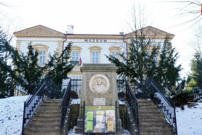 Ilustračný obrázok k článku Vzácne exponáty z múzeí čaká digitalizácia a širšie sprístupnenie