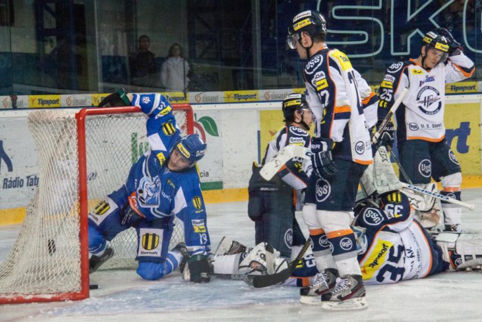 Ilustračný obrázok k článku Kamzíci zdolali v treťom zápase play-off Košice 4:2. Výhru Popradu si vychutnalo 4000 divákov