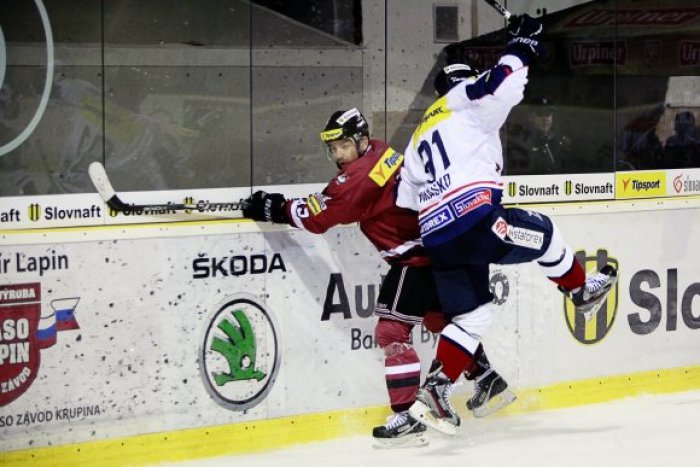 Ilustračný obrázok k článku Bystričania doma na vypredanom štadióne? Zvolenu nedokázali streliť ani jeden gól