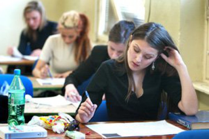 Ilustračný obrázok k článku Skúška dospelosti alebo maturita-formalita. Dnes sa to všetko začalo aj v Prešove