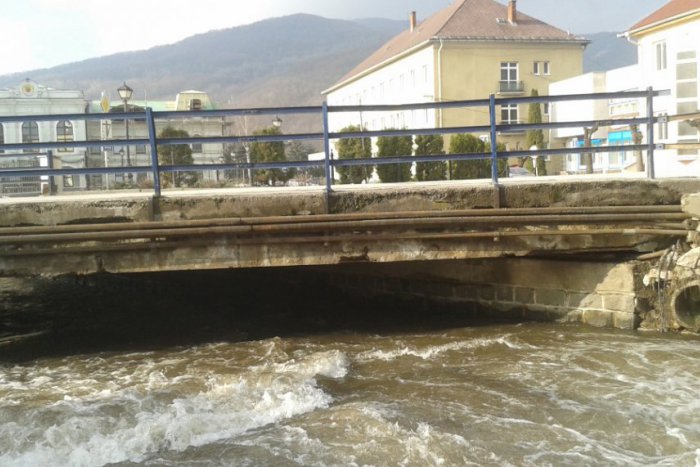 Ilustračný obrázok k článku Topiaci sa sneh a k tomu dážď: Meteorológovia varujú náš okres pred povodňami!