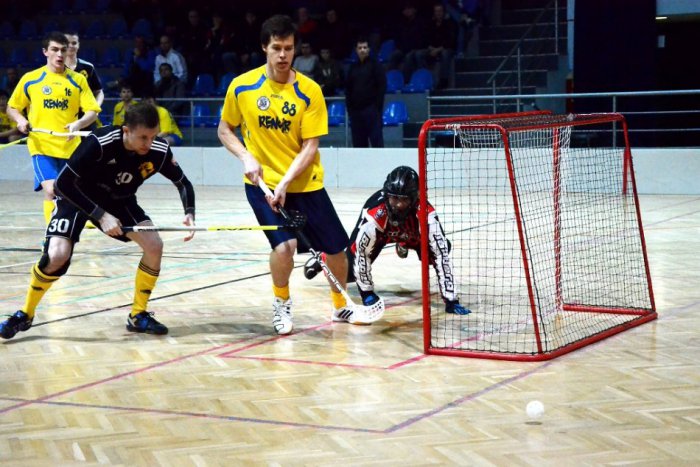 Ilustračný obrázok k článku Florbalová extraliga v Sabinove: Domáci predátori sa predviedli