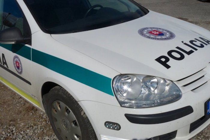 Ilustračný obrázok k článku Zlodeji opäť vyčíňali: V Kežmarku zmizla hokejová výstroj, v Gánovciach vidly