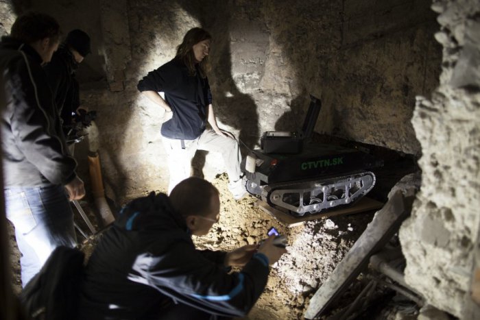 Ilustračný obrázok k článku Robot pod Novou synagógou:  Skúmal unikátne rozvody