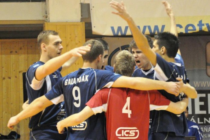 Ilustračný obrázok k článku Volejbalisti dorovnali sériu: Diváci videli zápas roka