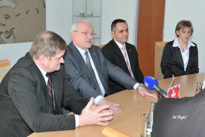 Ilustračný obrázok k článku Prezident si v Šali vypočul sťažnosti samosprávy i výkony mladých recitátorov