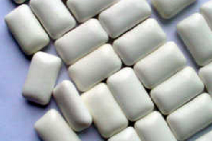 Ilustračný obrázok k článku Zaujalo nás: Žuvačka pomáha rozmýšľať, mozog sa prekrví