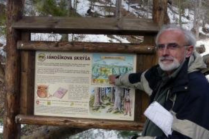 Ilustračný obrázok k článku Poslanec ukázal Jánošikovu skrýšu: Deti pod kameňom vykopali hrniec s dukátmi...