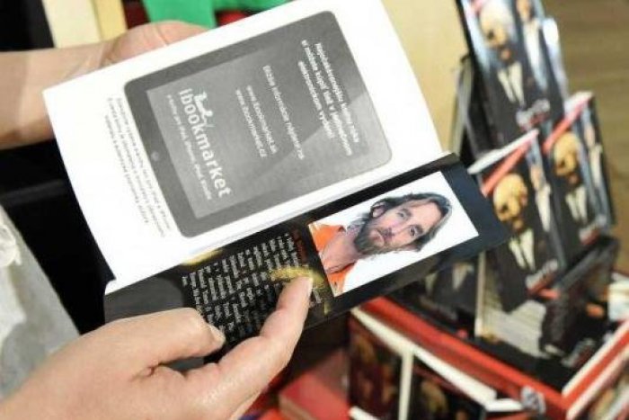 Ilustračný obrázok k článku S Tomom Nicholsonom o žurnalistike, korupcii i vlastenectve