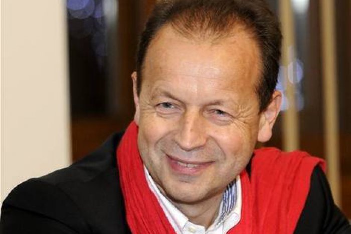 Ilustračný obrázok k článku Primátor Hagyari otvorene: Prešovčanky sú krásne aj bez oblievačky