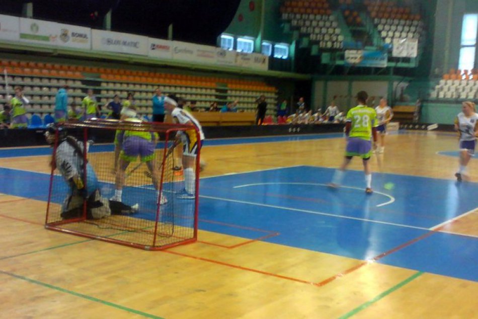 Ilustračný obrázok k článku Ďalší cenný kov pre nitriansky šport: Florbalistky obhájili vlaňajšie striebro!