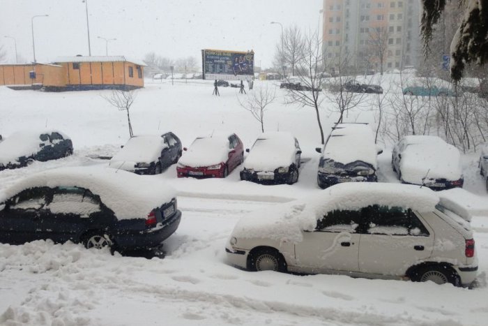 Ilustračný obrázok k článku Silné sneženie v obrazoch: Zasnežené veľkonočné sviatky!