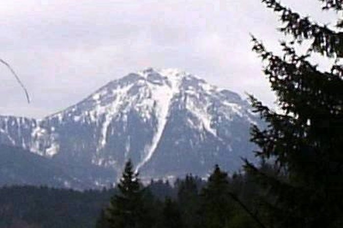 Ilustračný obrázok k článku Lavína pod Veľkým Chočom: Dvaja skialpinisti mali šťastie