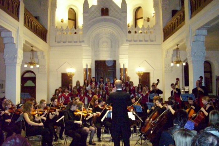 Ilustračný obrázok k článku Nitrianska hudobná jar už klope na dvere: Pripravte sa na kvalitné koncerty