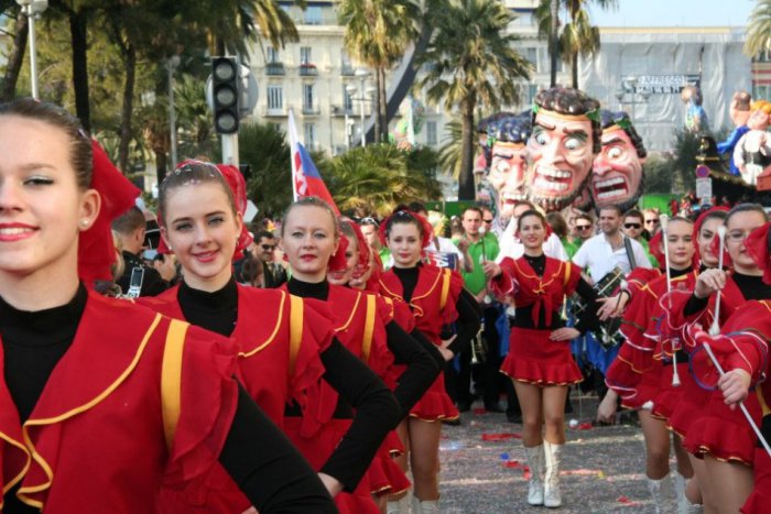Ilustračný obrázok k článku Prešovské mažoretky ohúrili v zahraničí. Predviedli sa na najväčšom európskom karnevale
