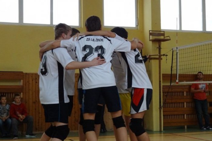 Ilustračný obrázok k článku Zochovci víťazní vo volejbale. Zvalcovali súperov z celého kraja