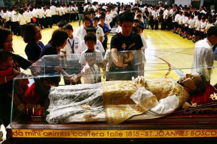 Ilustračný obrázok k článku Do Humenného dorazí vzácna relikvia: V mohutnej schránke je uložená ruka Dona Bosca