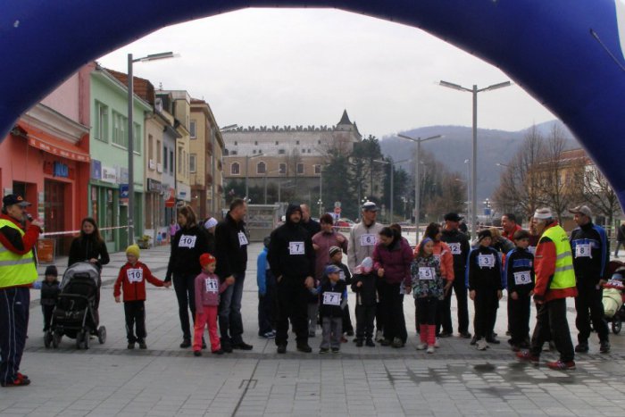 Ilustračný obrázok k článku Námestie sa zmenilo na bežeckú trať. Po Zvolene behali aj hviezdy z Kene