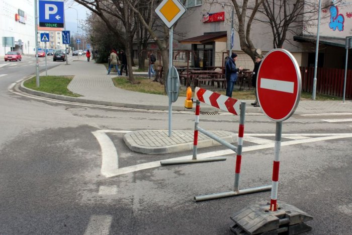 Ilustračný obrázok k článku Haličská motorkáreň už túto sobotu: Vodiči, pripravte sa na dopravné obmedzenia!