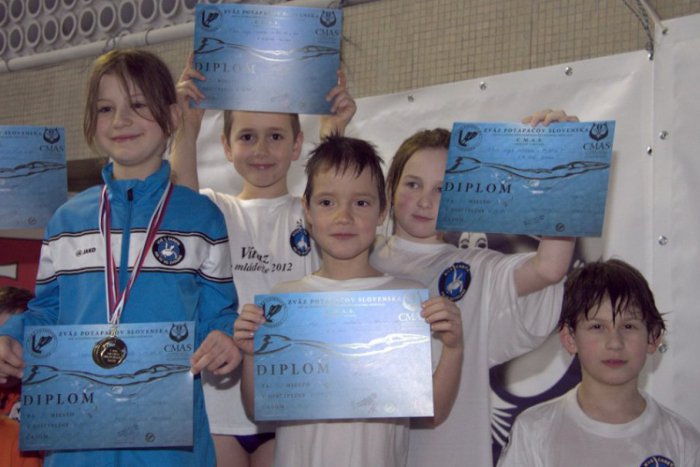 Ilustračný obrázok k článku Ďalšie víťazstvo: Plutvoví plavci Carety Zvolen ovládli aj druhé tohtoročné preteky