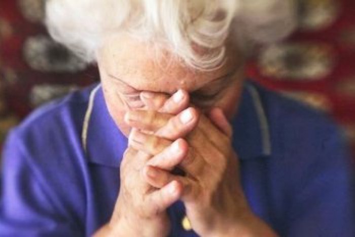 Ilustračný obrázok k článku Aj toto sa už deje v meste: Muž začal hádzať do ženy kamene, musela ujsť!