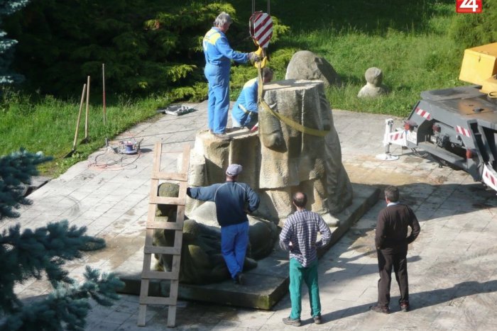 Ilustračný obrázok k článku Súsošie z námestia: Po rokoch hutníkom našli nový flek