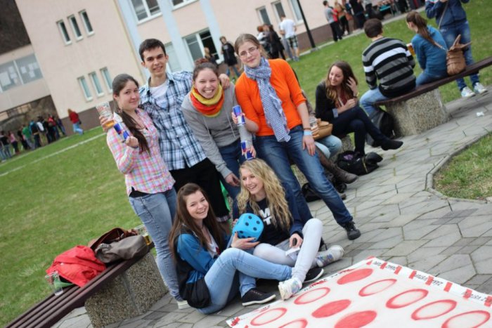 Ilustračný obrázok k článku FOTO: Ale im bolo... Takto sa bavia študenti ekonómie z UMB