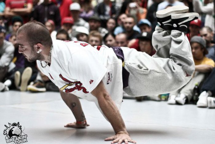 Ilustračný obrázok k článku Veľká tanečná akcia pod Zoborom: Prvé kolo Breakin Tour 2013 už tento víkend!