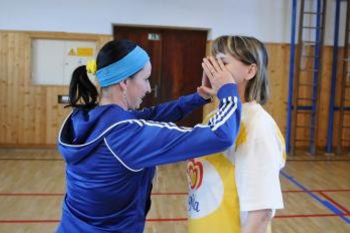 Ilustračný obrázok k článku Mestskí policajti učili ženy sebaobranu. Na kurze sa zúčastnilo približne 20 žien