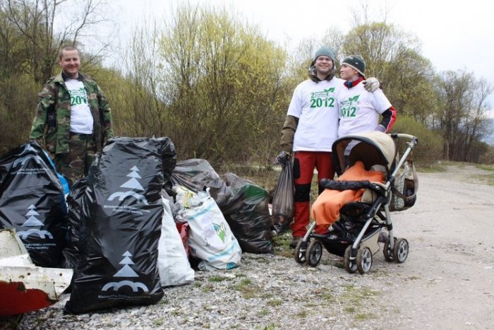 Ilustračný obrázok k článku Pred turistami sa nechceme hanbiť: Dobrovoľníci idú čistiť brehy Liptovskej Mary