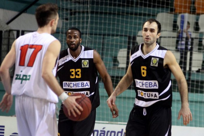 Ilustračný obrázok k článku Prvá prehra basketbalistov: Nitra proti Interu ťahala za kratší koniec