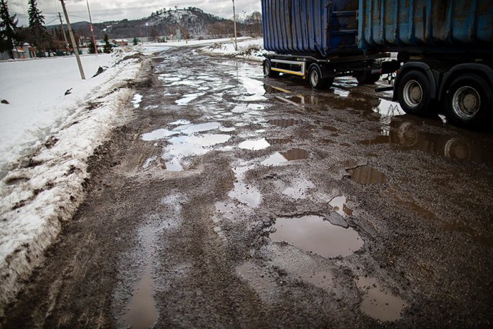 Ilustračný obrázok k článku Info, ktoré vás zaručene poteší: Cestu pri železničnej stanici opravia už v máji!