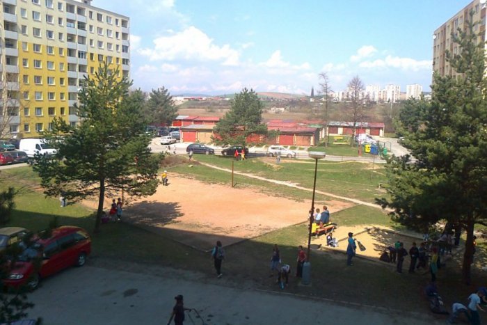 Ilustračný obrázok k článku Škôlkari sa hrávali doslova medzi odpadkami: Učiteľky dostali nápad, čitateľ im ďakuje