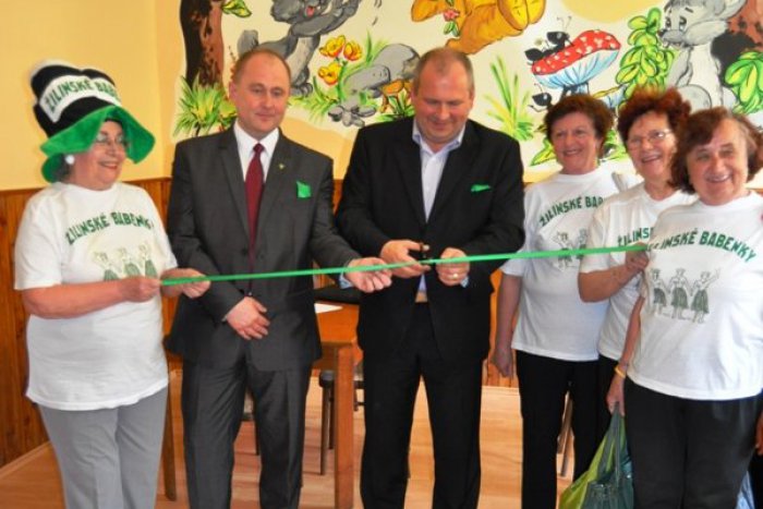 Ilustračný obrázok k článku Žilinskí seniori sa potešili: Mesto im otvorilo nové centrum