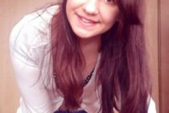 Ilustračný obrázok k článku Popradská školáčka vydala knihu: Píše o známom spevákovi a prenasledovaní novinármi