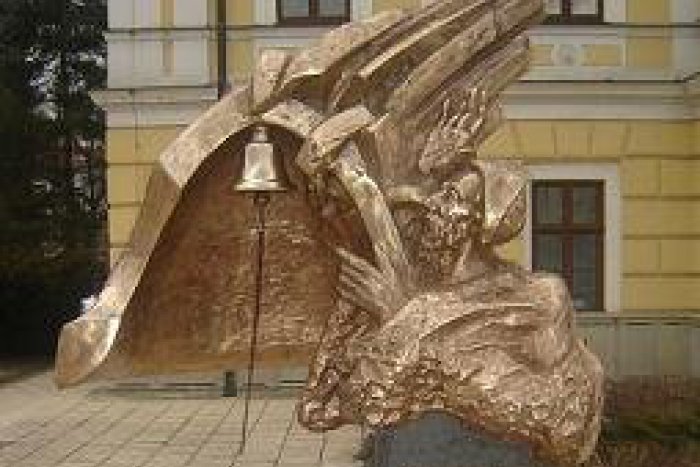 Ilustračný obrázok k článku Začiatok letnej turistickej sezóny v meste: Pred ľuďmi bude odhalený vzácny zvon!