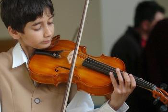 Ilustračný obrázok k článku Banskobystrická ZUŠ Jána Cikkera svetovo: Píše novodobé dejiny hudby