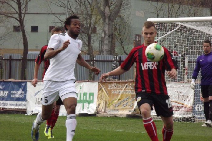 Ilustračný obrázok k článku V dohrávke medzi L. Mikulášom a Podbrezovou diváci gól nevideli