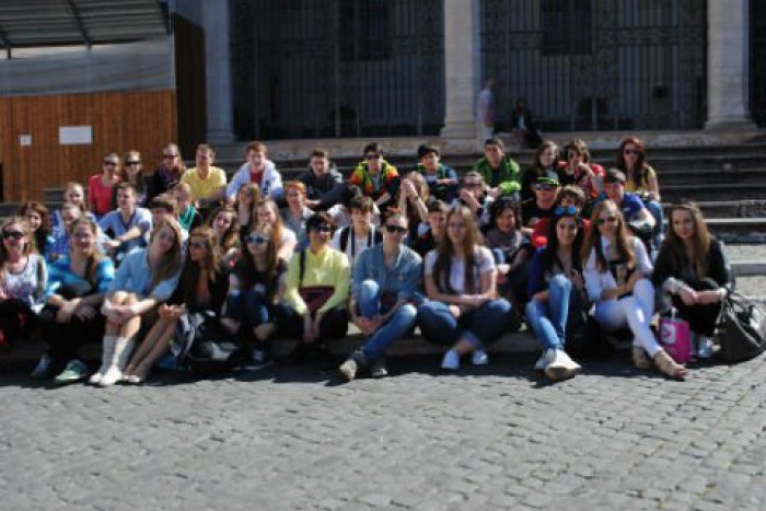 Ilustračný obrázok k článku Všetky cesty vedú do Ríma: Presvedčili sa o tom aj gymnazisti z Rožňavy