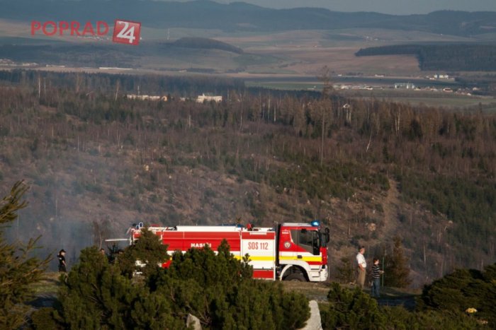Ilustračný obrázok k článku Požiar porastu sa nešíri. Hasiči pokračujú v likvidácii ohnísk