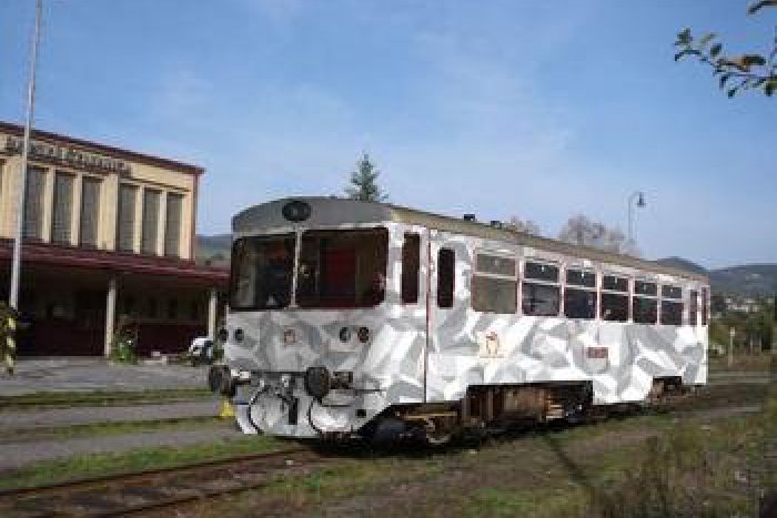 Ilustračný obrázok k článku Štiavnická Anča má ďalšiu nádej prežiť: Železnice idú rekonštruovať tunel na Trati mládeže