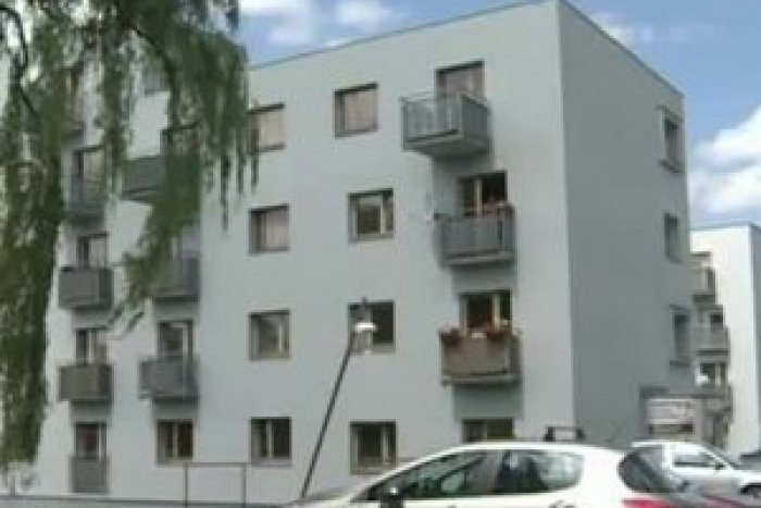 Ilustračný obrázok k článku Spor kvôli výstavbe nájomných bytov. Smerácky poslanec: Tu sa spí!