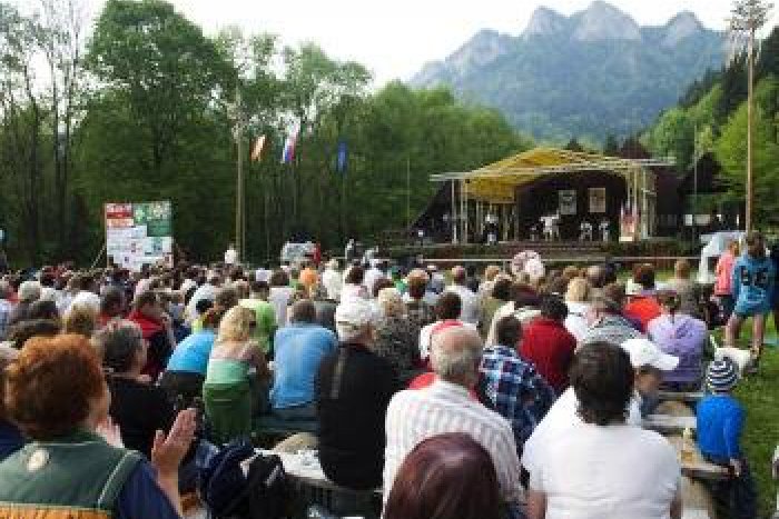 Ilustračný obrázok k článku Zamagurské folklórne slávnosti: Tri dni ľudovej hudby, spevu a tanca