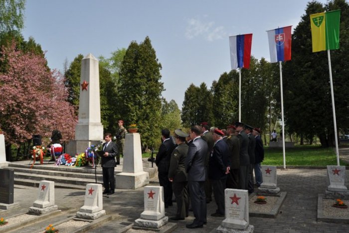 Ilustračný obrázok k článku Žilina slávila 68. výročie oslobodenia od fašizmu: Prítomní si uctili padlých hrdinov