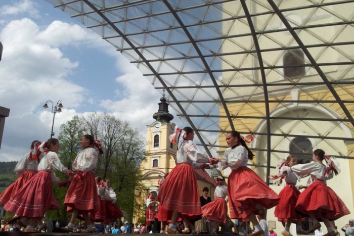 Ilustračný obrázok k článku Detský folklórny súbor Šťastné detstvo prijíma nových členov